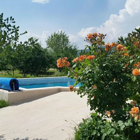 Spacious In With Pool Villa